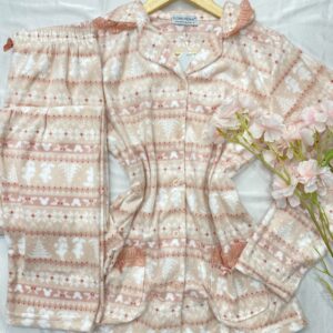 Élégante même à la maison REF 5904